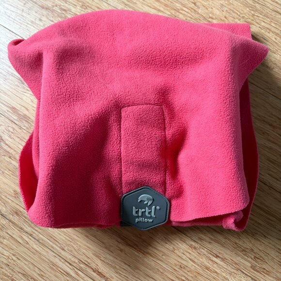 NEW Trtl Super Soft Travel Neck Support Pillow Hypo Fleece Ergo Brace Coral - Picture 2 of 6